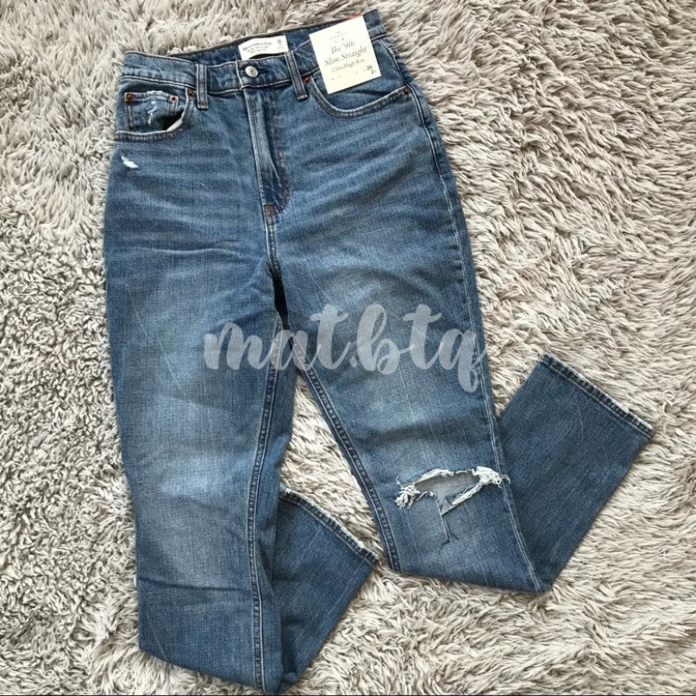 Abercrombie & Fitch Curve Love Ultra High Rise The ‘90s Slim Straight Jeans 26